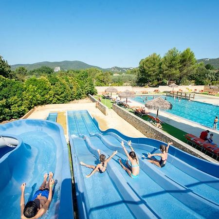 Camping Les Hautes Prairies Lourmarin Bagian luar foto