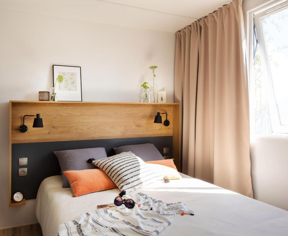 Camping Les Hautes Prairies Lourmarin Bagian luar foto