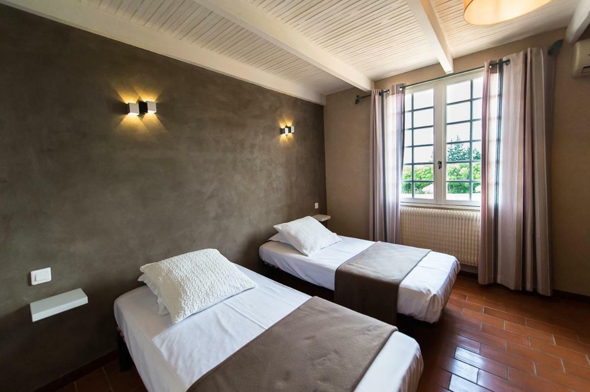 Camping Les Hautes Prairies Lourmarin Bagian luar foto