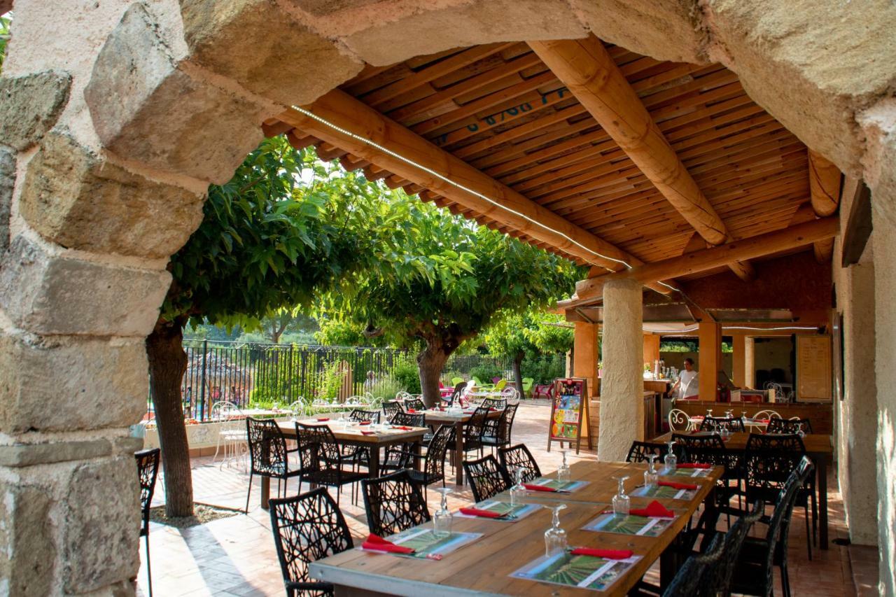 Camping Les Hautes Prairies Lourmarin Bagian luar foto